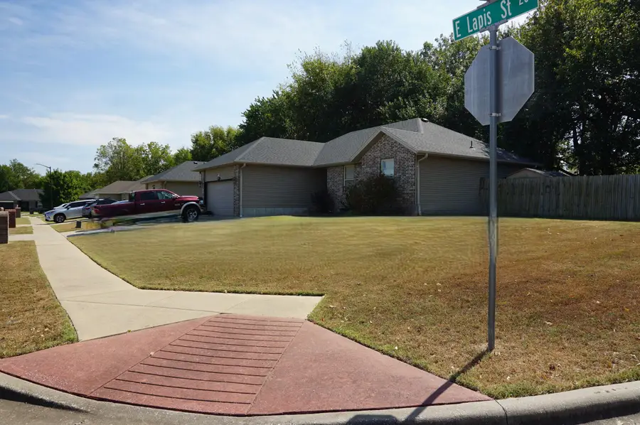 230 E Lapis Avenue, Republic, MO 65738 - #3
