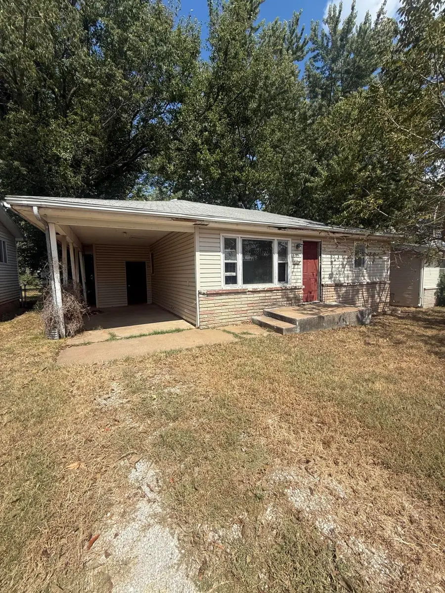 1323 W Poplar Street, Springfield, MO 65802 - #3