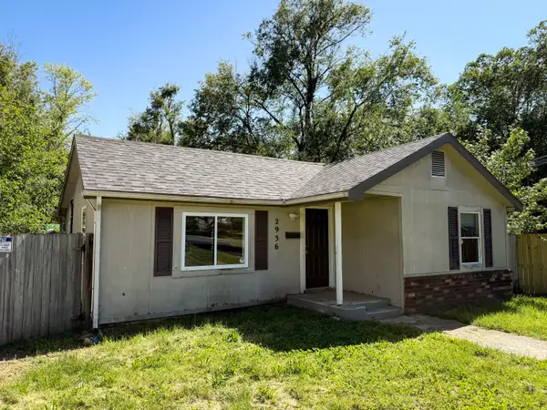 2936 W Walnut Street, Springfield, MO 65802
