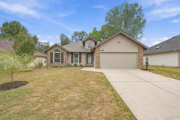 3906 W Kay Pointe Boulevard, Springfield, MO 65802