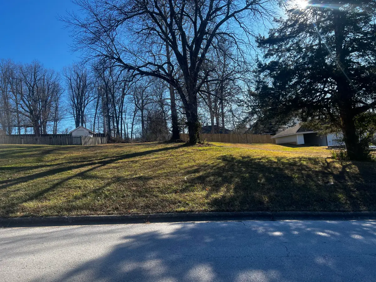 3706 E Linwood Drive, Springfield, MO 65809 - #1