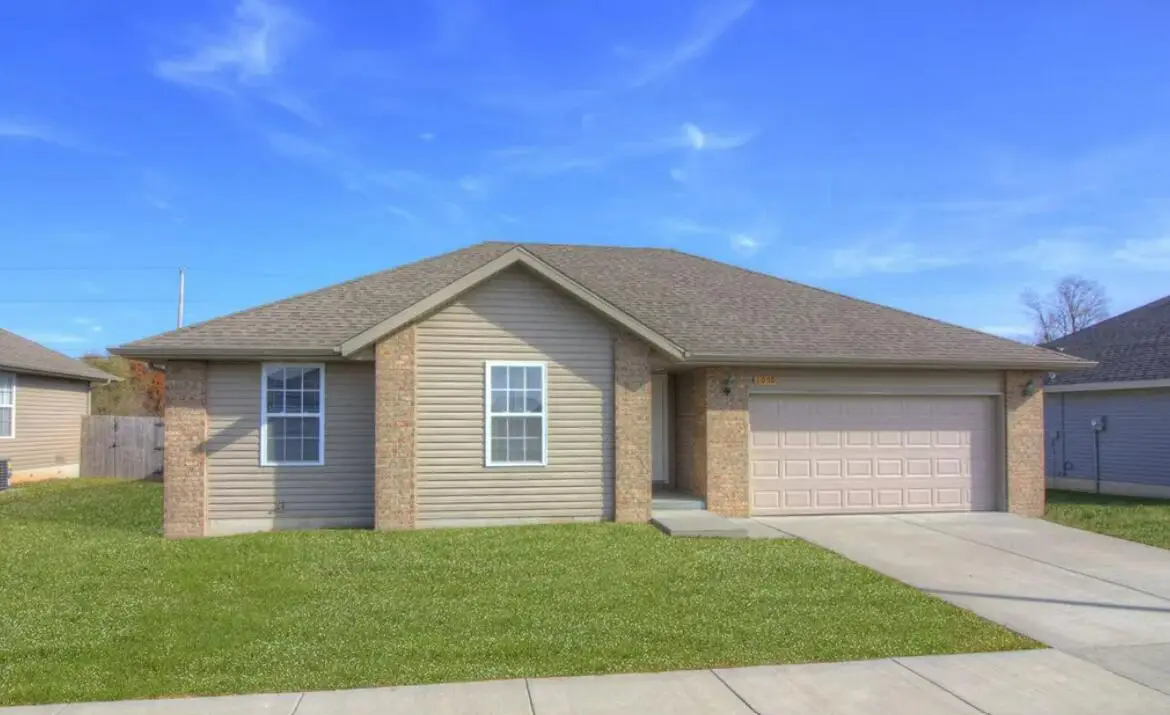 1050 S Strasbourg Avenue, Springfield, MO 65802 - #1