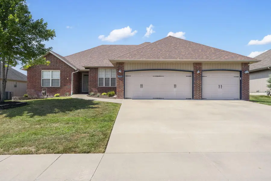 639 N Rockingham Avenue, Nixa, MO 65714 - #2