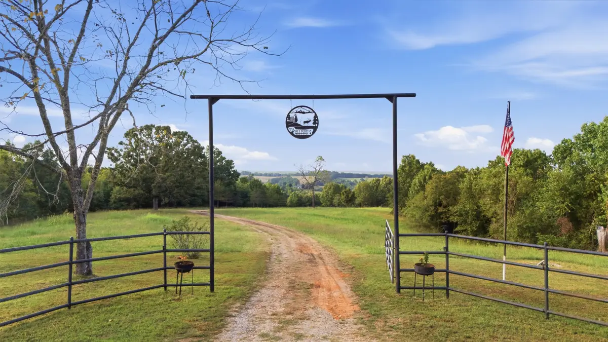 977 S Highway 137, Willow Springs, MO 65793 - #1