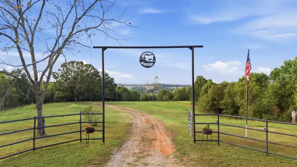 977 S Highway 137, Willow Springs, MO 65793