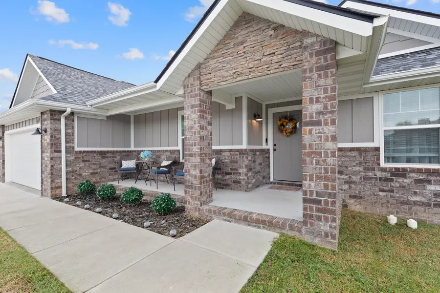 393 E Lombardy Drive, Republic, MO 65738 - #3