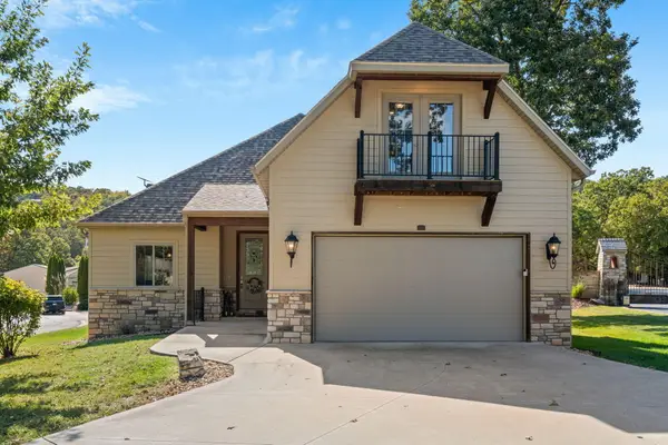 16 Grand Vin Lane, Blue Eye, MO 65611