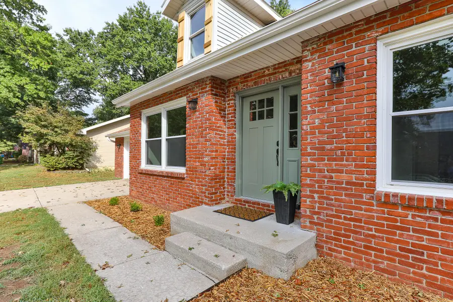 833 E Mentor Street, Springfield, MO 65810 - #3