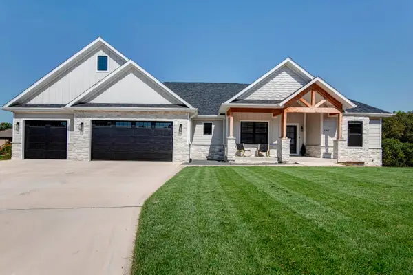 1367 S Casa Grande Avenue, Springfield, MO 65802