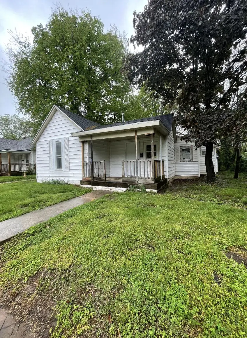 911 S Missouri Avenue, Springfield, MO 65806 - #2