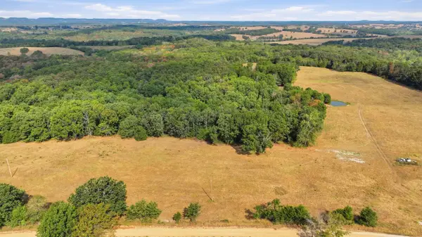2926 County Road 830, Noble, MO 65715