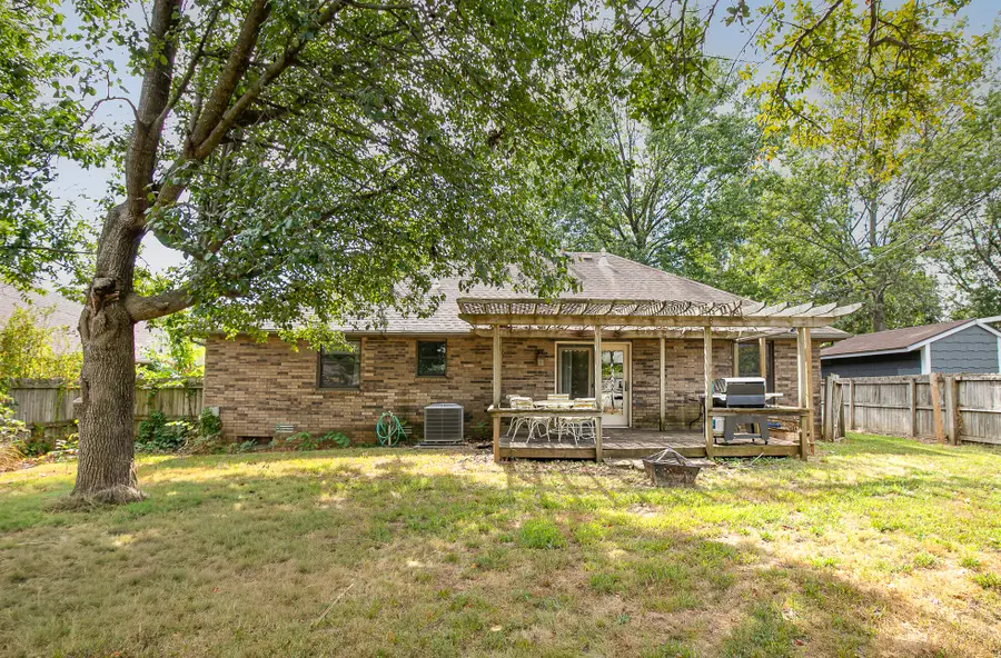 3917 W Harrison Street, Springfield, MO 65802 - #2