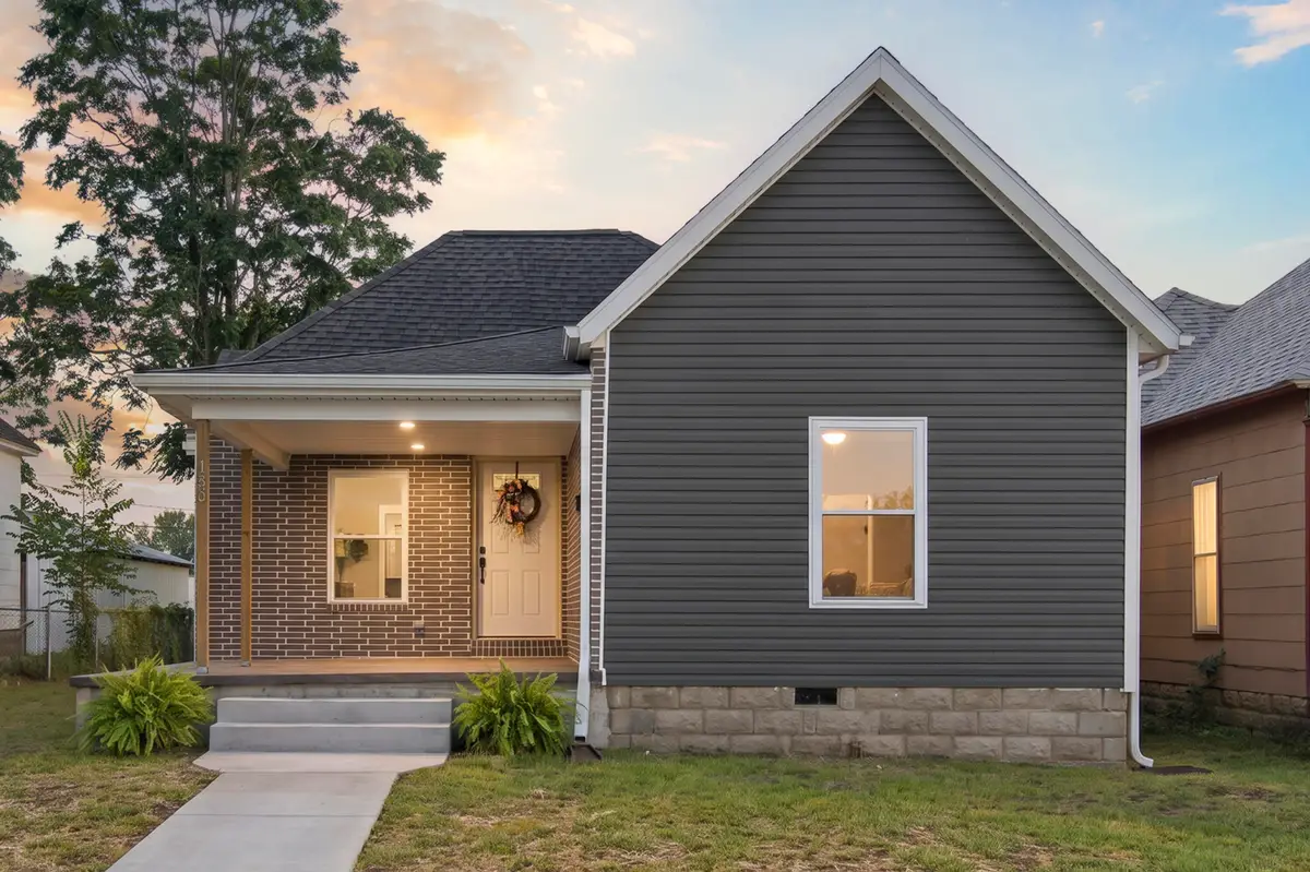 108 W Pleasant Street, Aurora, MO 65605 - #1