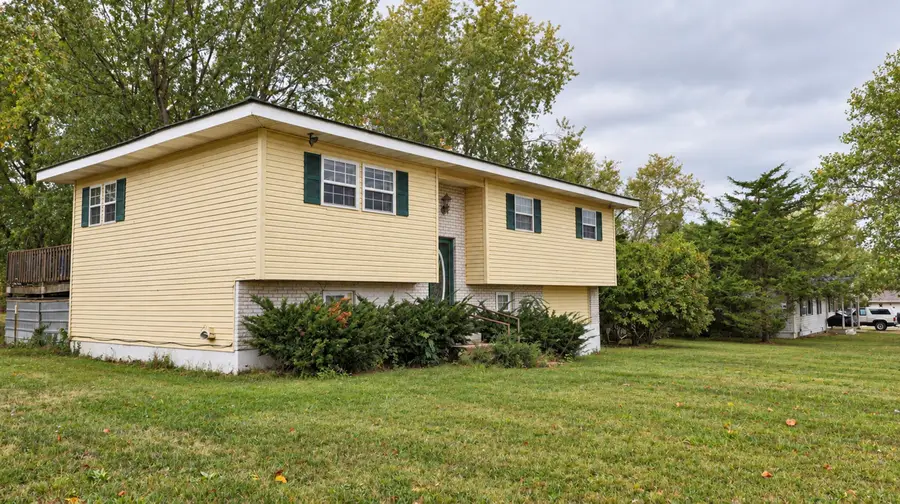 402 E Clouse Street, Mountain Grove, MO 65711 - #3