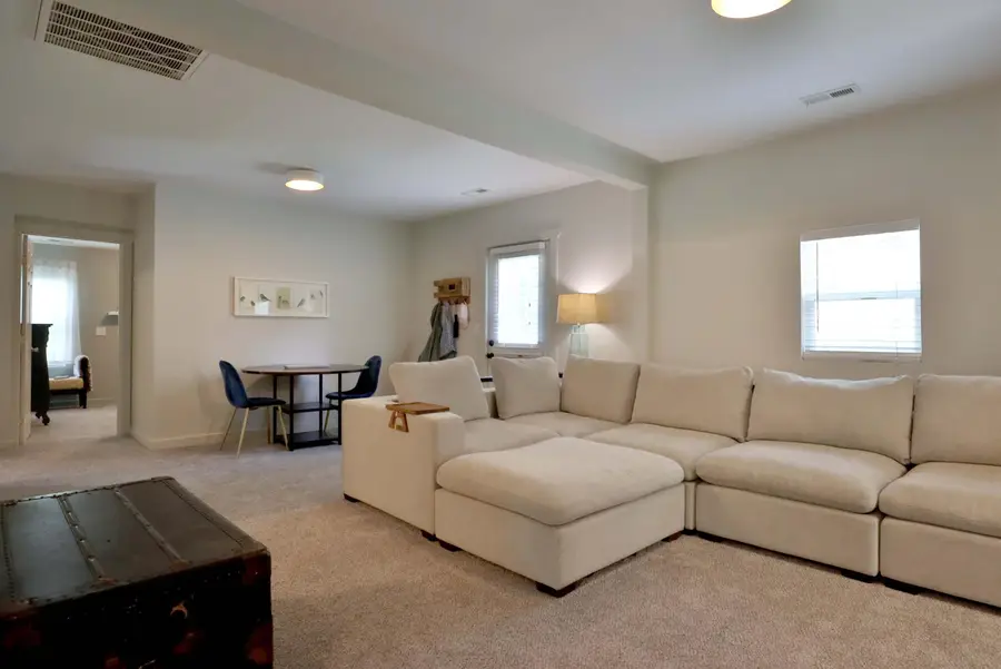 648 S Peach Tree Avenue, Springfield, MO 65802 - #2