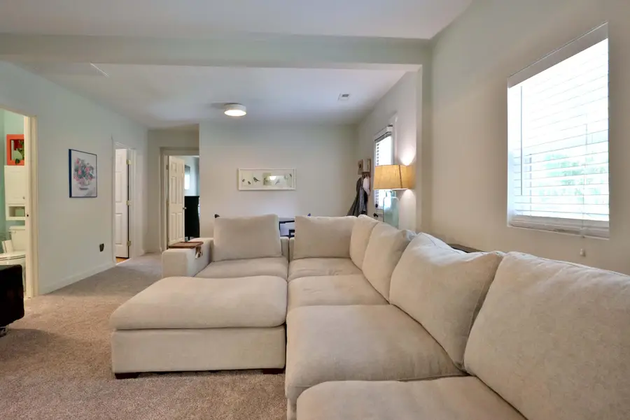 648 S Peach Tree Avenue, Springfield, MO 65802 - #3