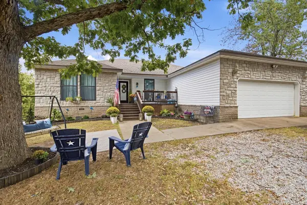 233 Castlegate Drive, Seymour, MO 65746