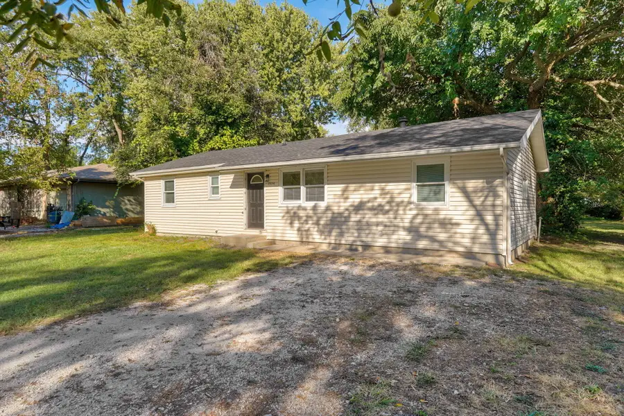1934 N Yates Avenue, Springfield, MO 65803 - #2
