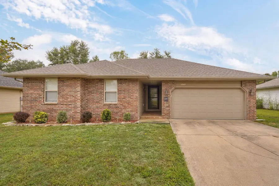 5247 S Morning Glory Lane, Battlefield, MO 65619 - #2