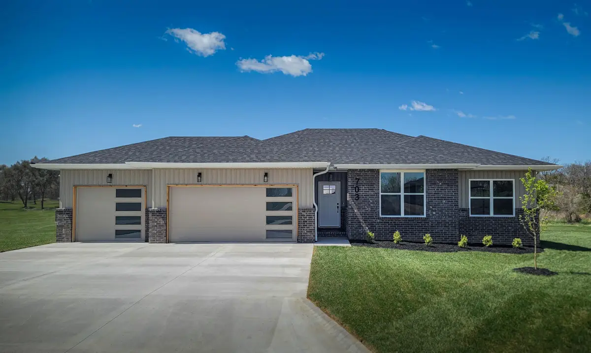 135 E Teakwood Avenue, Clever, MO 65631 - #1