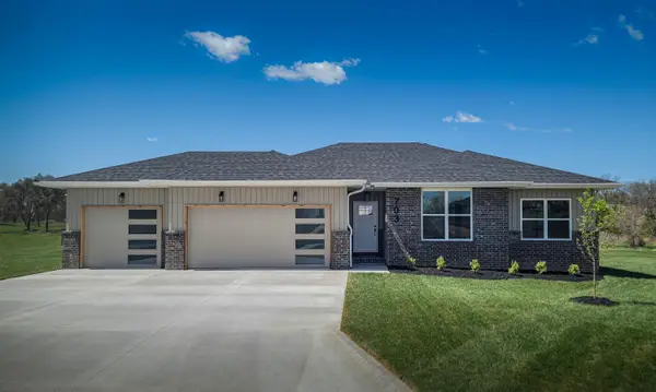 135 E Teakwood Avenue, Clever, MO 65631