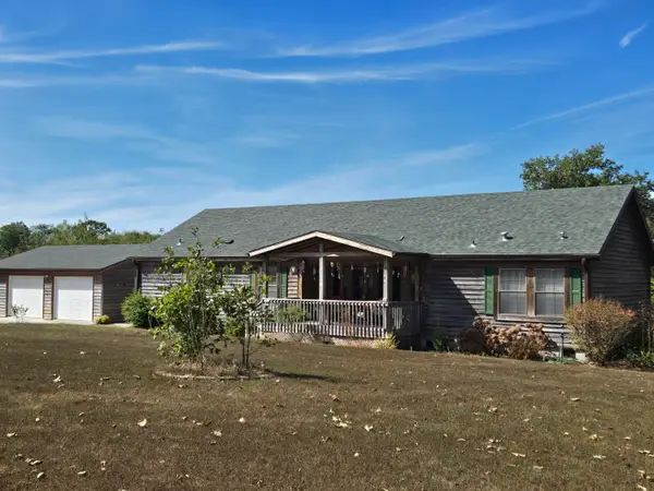 2283 E 360th Road, Louisburg, MO 65685