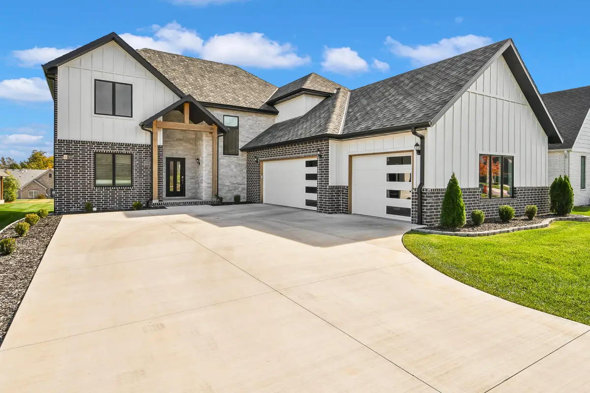 3810 E Cherry Street #32, Springfield, MO 65809 - #1