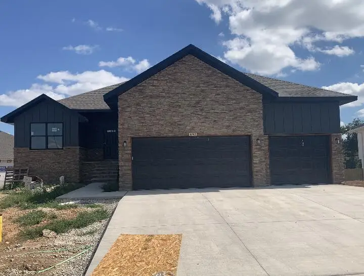 642 W Brook Hollow Road, Nixa, MO 65714 - #1