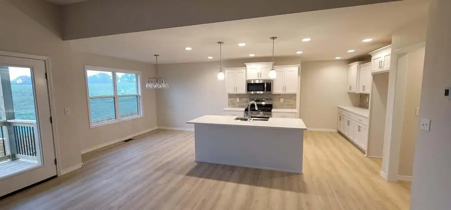 642 W Brook Hollow Road, Nixa, MO 65714 - #2