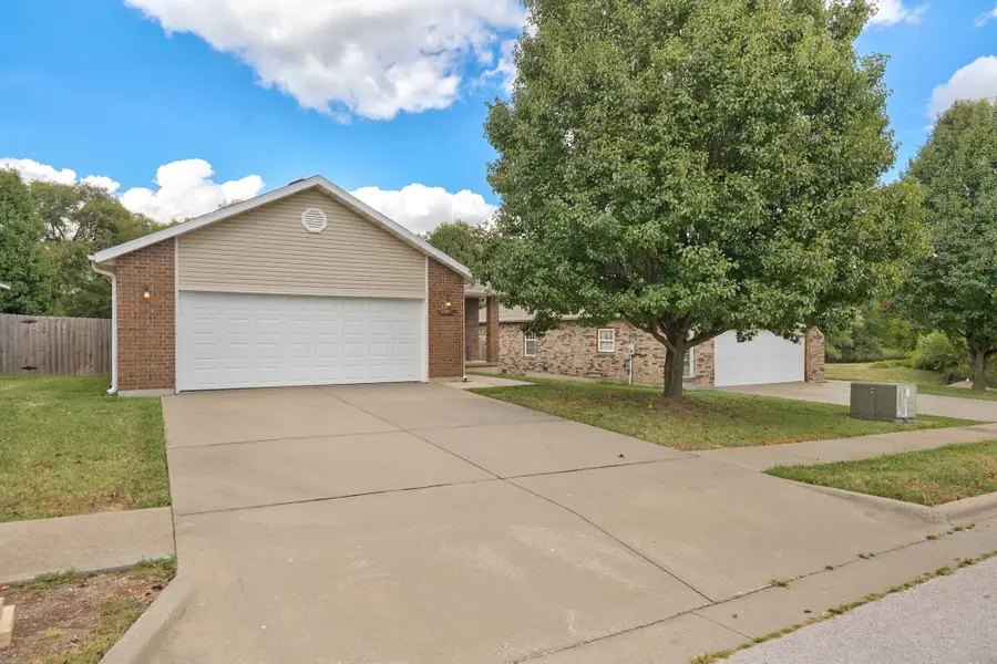 1257 E Mcclernon Street, Springfield, MO 65803 - #2