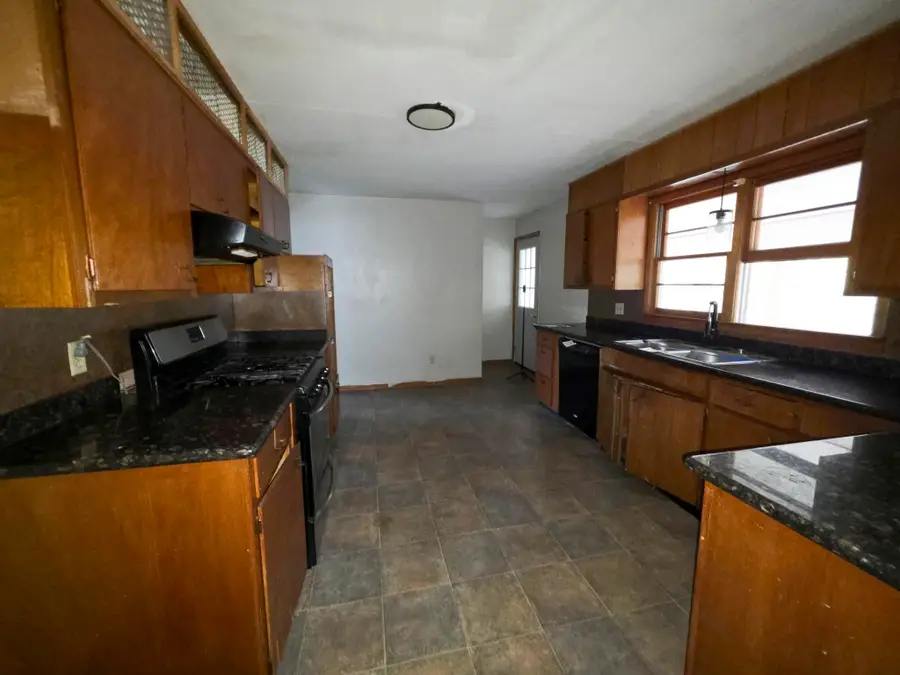 408 S Harlin Drive, West Plains, MO 65775 - #3