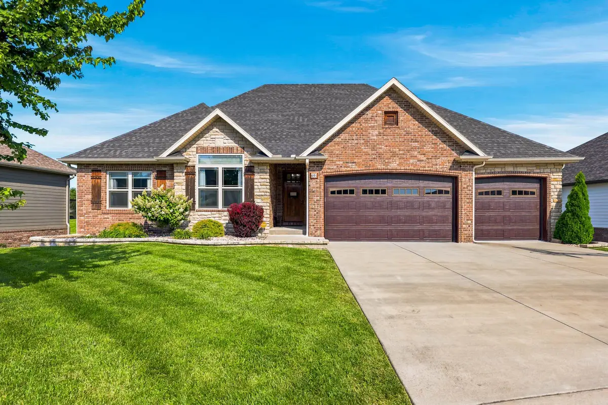 691 N Fox Hill Circle, Nixa, MO 65714 - #1