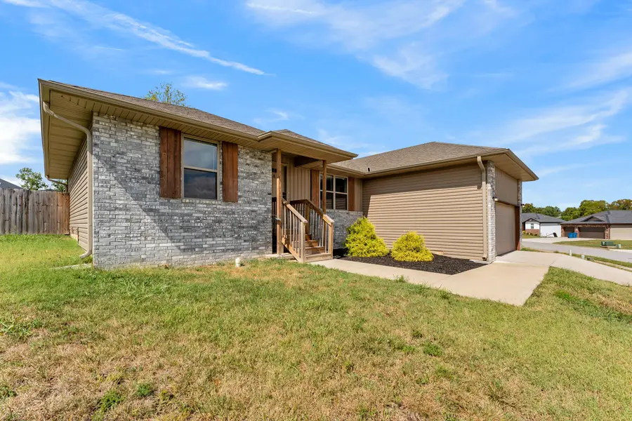 633 S Southgate Drive, Nixa, MO 65714 - #2
