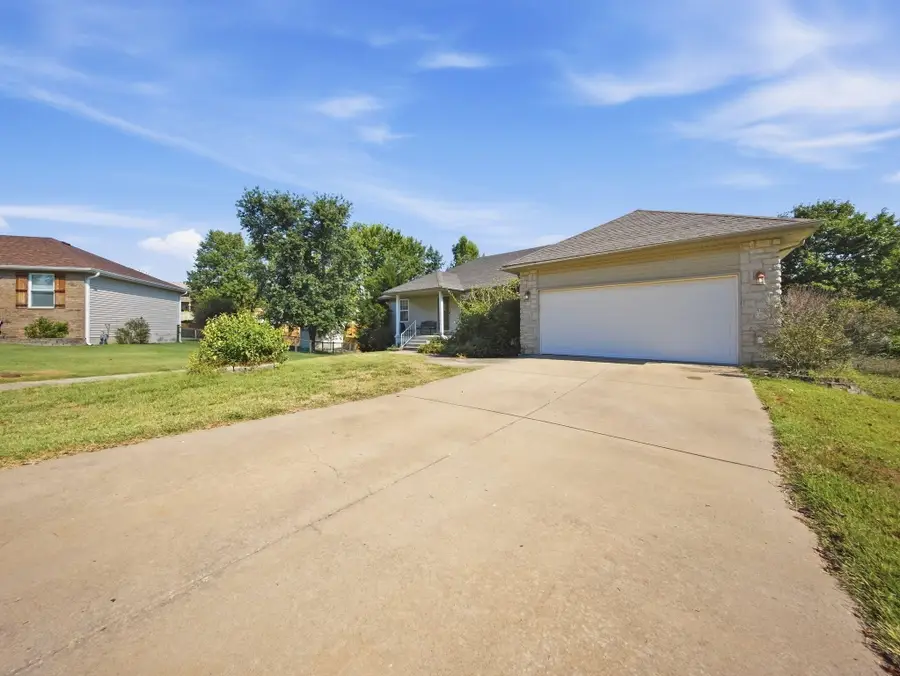 237 W Canyon Court, Nixa, MO 65714 - #2