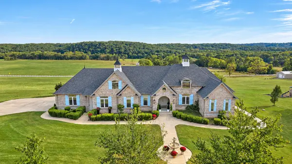 9386 E Maple Ridge Lane, Strafford, MO 65757