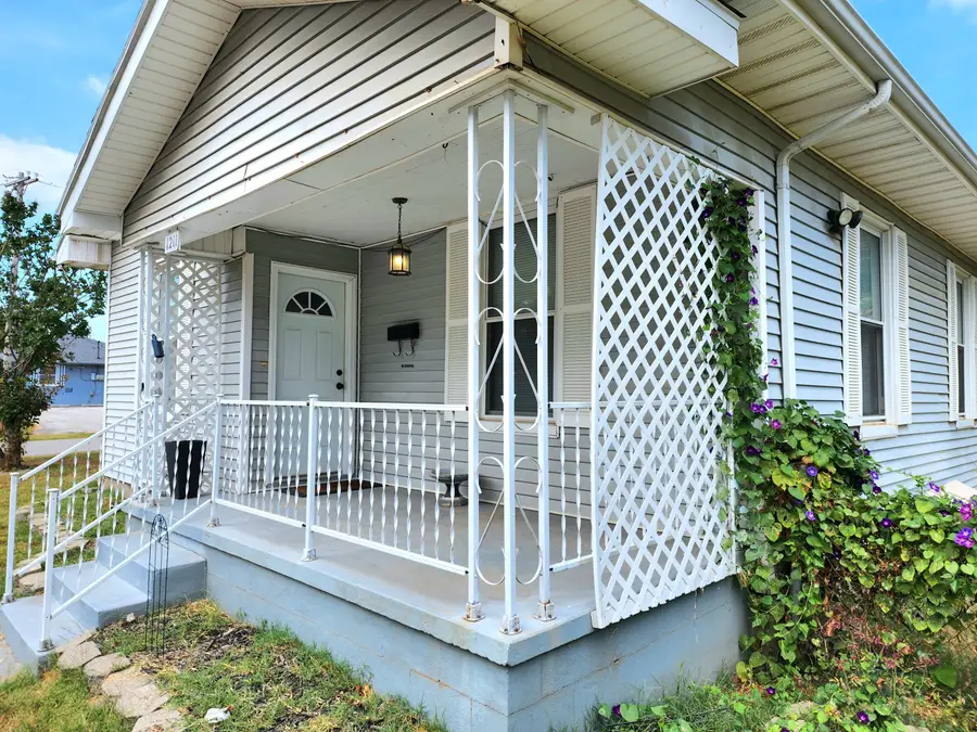 1211 W Calhoun Street, Springfield, MO 65802 - #2