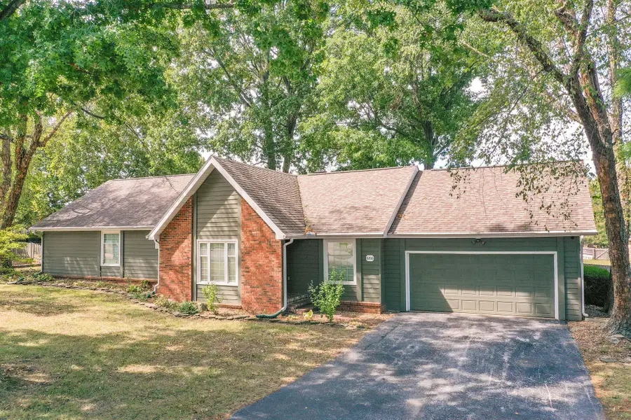 8206 Oakmont Drive, Nixa, MO 65714 - #3