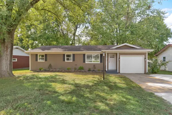1247 S Estate Avenue, Springfield, MO 65804