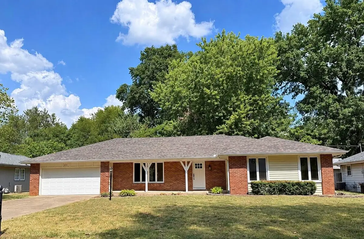 1527 E Hanover Street, Springfield, MO 65804 - #1