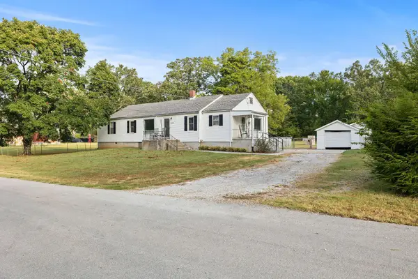 2119 W Farm Road 98 Drive, Springfield, MO 65803