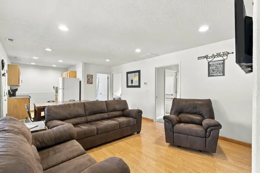 423 & 425 Eagle Drive, Reeds Spring, MO 65737 - #2