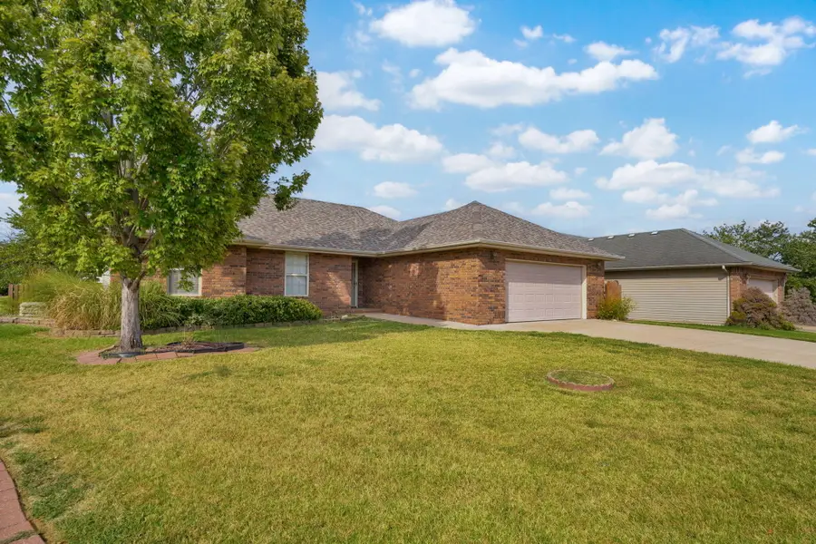 981 W Jake Flood Circle, Nixa, MO 65714 - #2