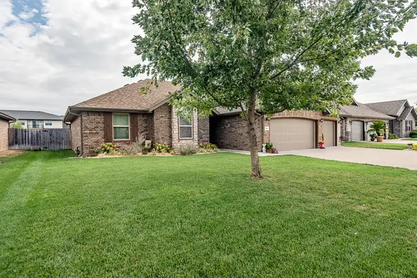 614 N Eagle Park Drive, Nixa, MO 65714