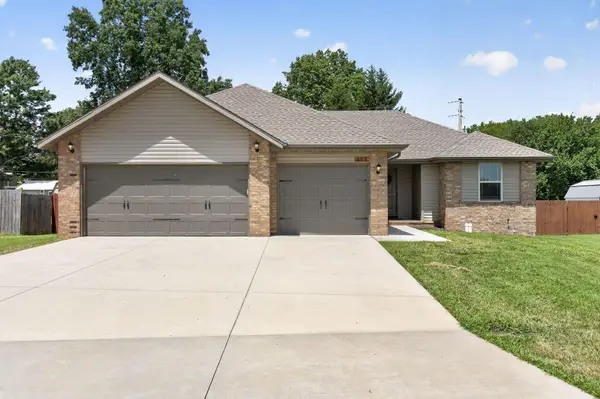 505 S Forest Lane, Republic, MO 65738
