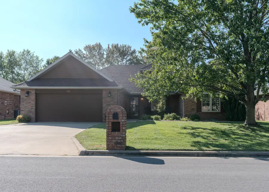 511 N Clover Court, Nixa, MO 65714 - #3