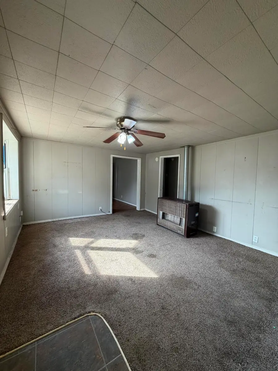 1049 S Hudson Avenue, Aurora, MO 65605 - #3