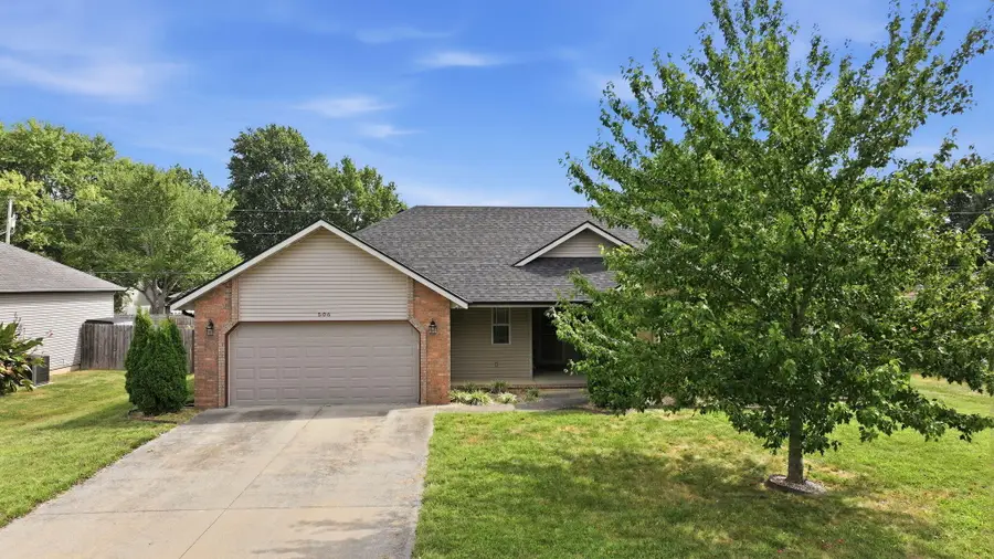 506 S Birchwood Street, Strafford, MO 65757 - #3