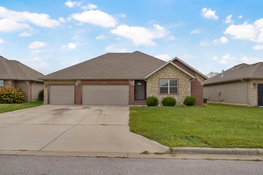 674 N Rockingham Avenue, Nixa, MO 65714 - #2