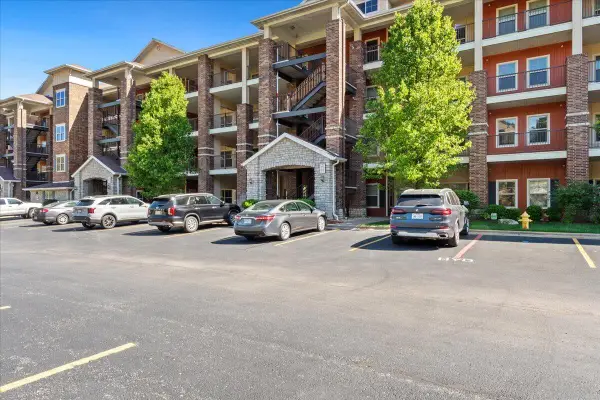 200 Majestic Dr Unit 408, Branson, MO 65616