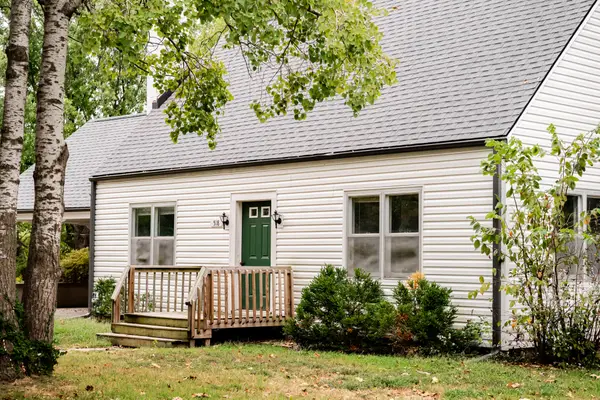 518 W College Street, Aurora, MO 65605